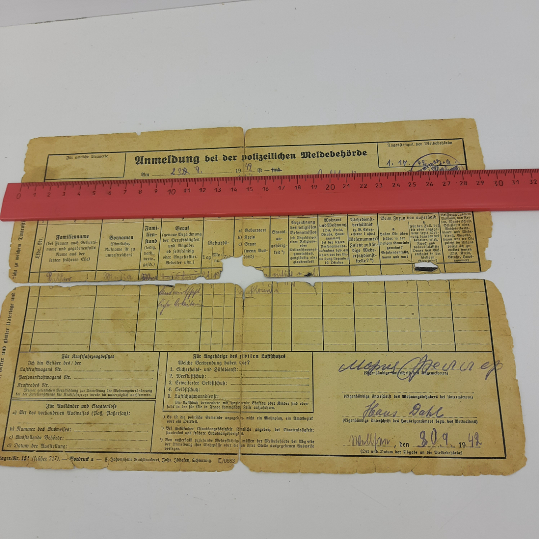 Полицейский формуляр, подписан Марией Феллер,1942г.. Картинка 5